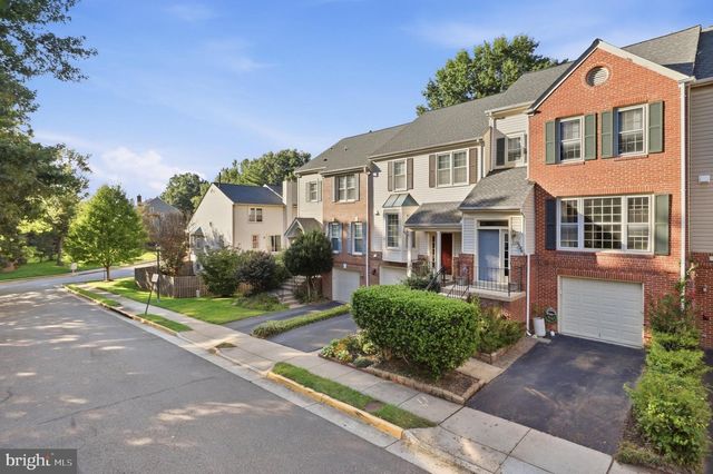 9364 PETER ROY CT, Burke, VA 22015