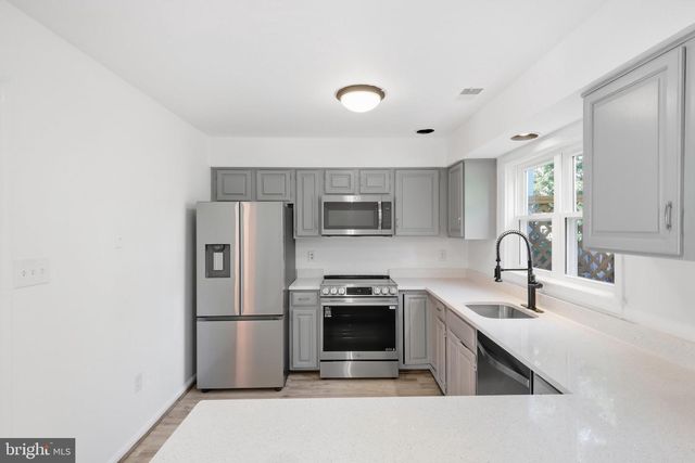 9364 PETER ROY CT, Burke, VA 22015