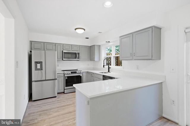 9364 PETER ROY CT, Burke, VA 22015