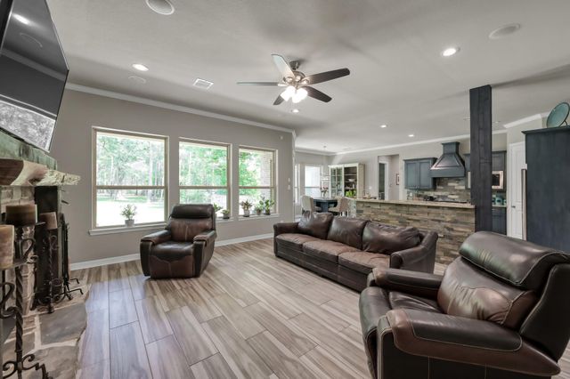 409 Ridgelake Scenic Drive, Montgomery, TX 77316