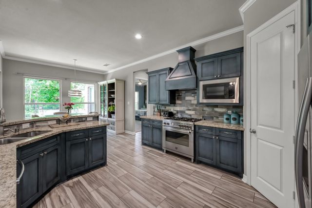 409 Ridgelake Scenic Drive, Montgomery, TX 77316