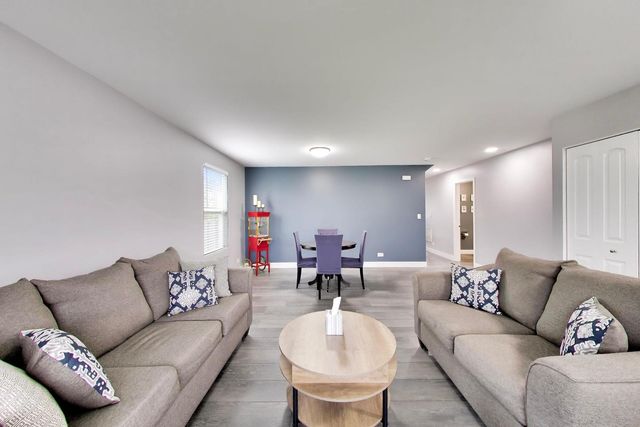 1591 Cherry Lane, Pingree Grove, IL 60140