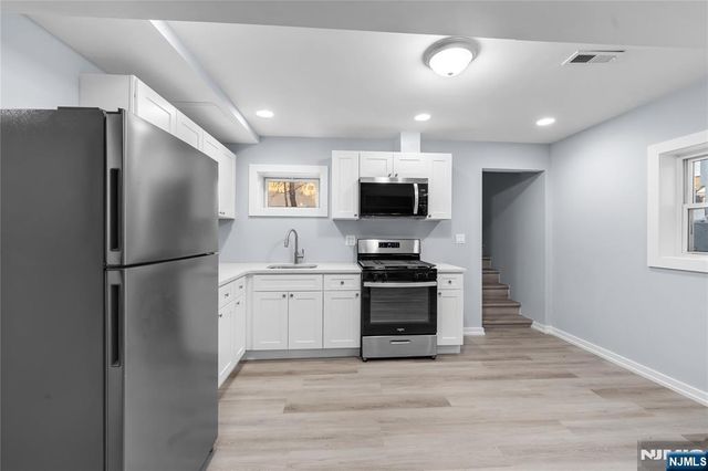 184 High Street G, Hackensack, NJ 07601