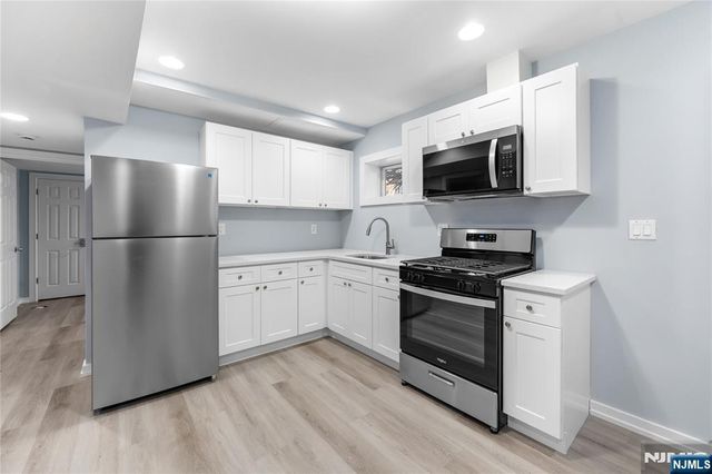 184 High Street G, Hackensack, NJ 07601