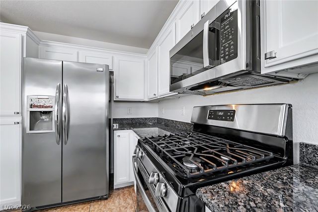 2704 Kona Crest Avenue, Henderson, NV 89052