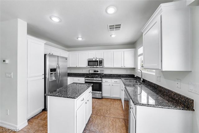 2704 Kona Crest Avenue, Henderson, NV 89052