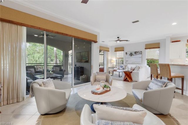 9097 Cherry Oaks TRL 202, Naples, FL 34114