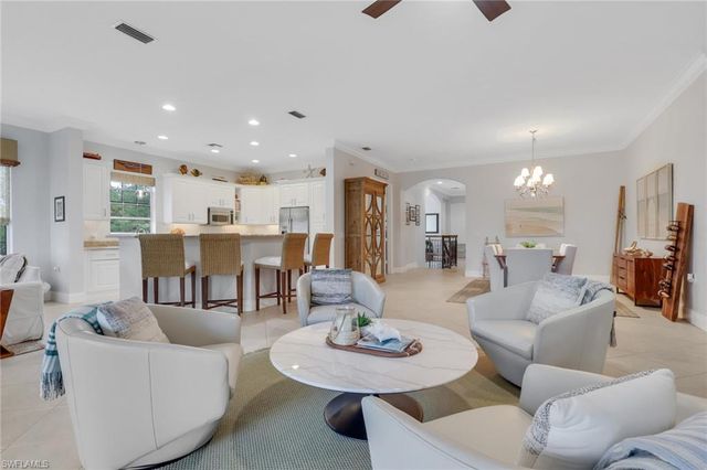 9097 Cherry Oaks TRL 202, Naples, FL 34114