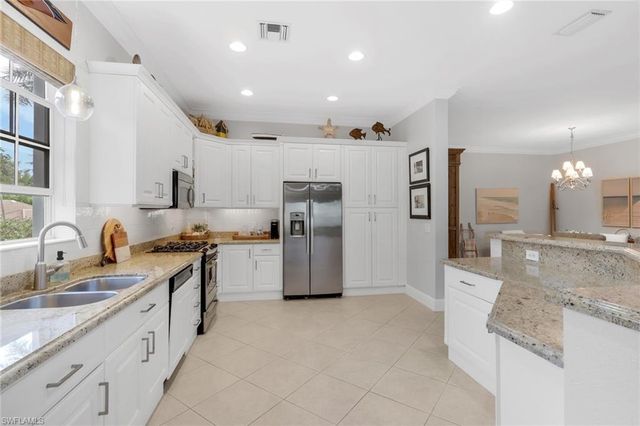 9097 Cherry Oaks TRL 202, Naples, FL 34114