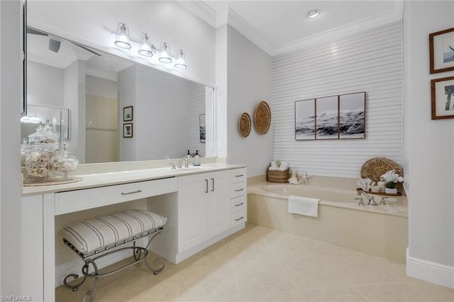 9097 Cherry Oaks TRL 202, Naples, FL 34114