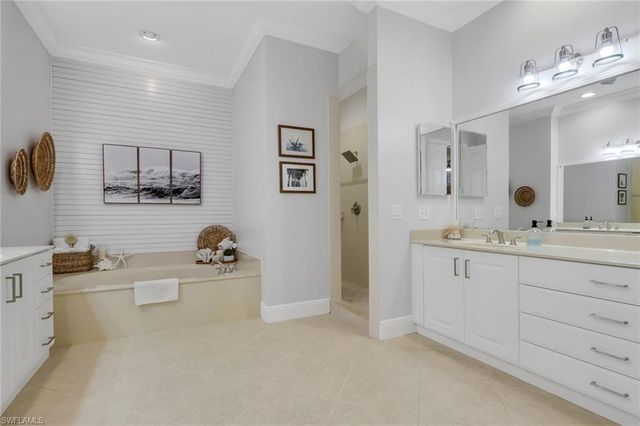 9097 Cherry Oaks TRL 202, Naples, FL 34114