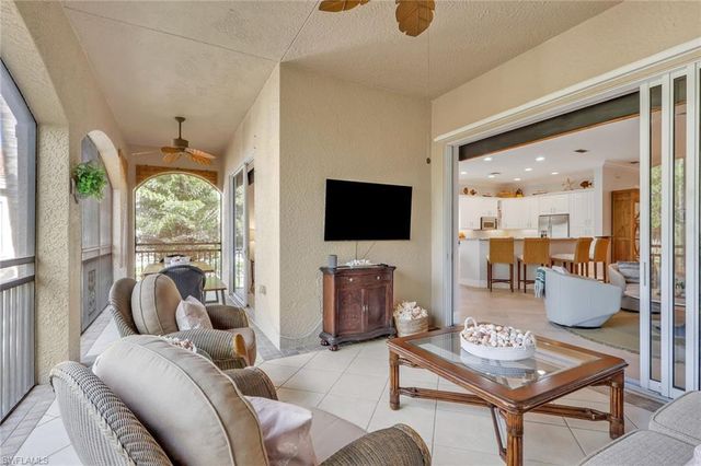 9097 Cherry Oaks TRL 202, Naples, FL 34114