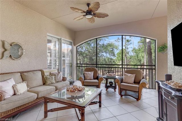 9097 Cherry Oaks TRL 202, Naples, FL 34114