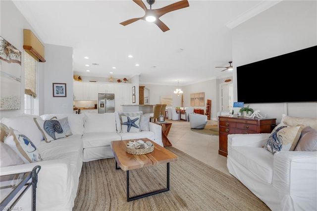 9097 Cherry Oaks TRL 202, Naples, FL 34114