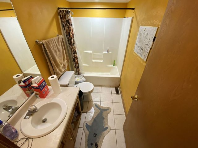 2018 Grandchester Place, Rockford, IL 61107