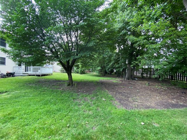 2018 Grandchester Place, Rockford, IL 61107