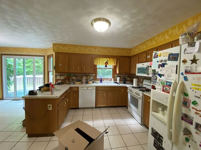 2018 Grandchester Place, Rockford, IL 61107