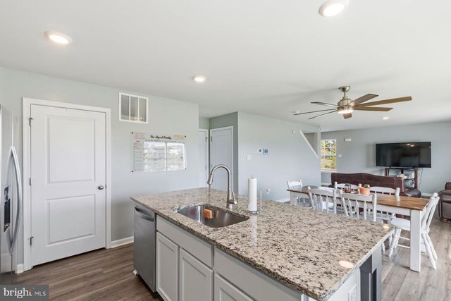 5315 VALLEY VIEW RD, Spring Grove, PA 17362