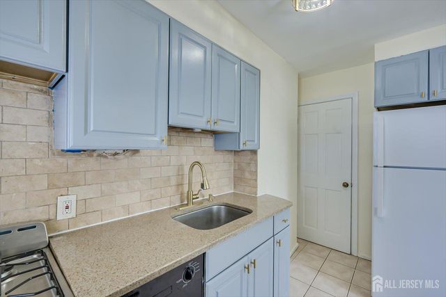 1 Coolidge Avenue, Edison, NJ 08837