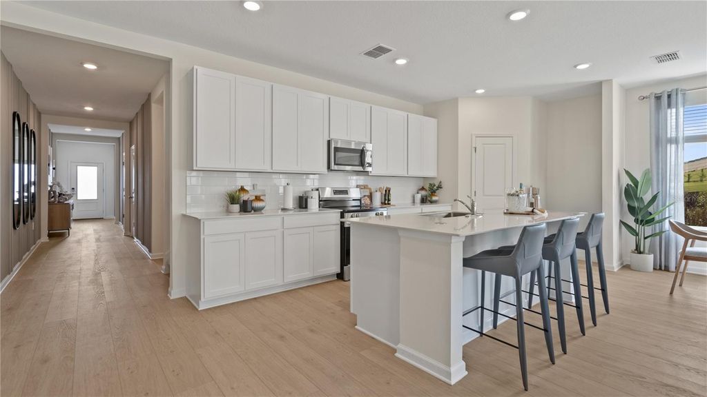 Image 4 of property listing at 3145 ROCKWOOD WAY, Minneola, FL 34715