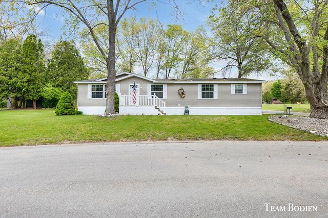 5547 Seagull Drive, Belmont, MI 49306