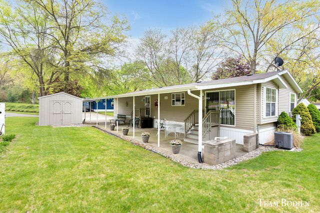 5547 Seagull Drive, Belmont, MI 49306