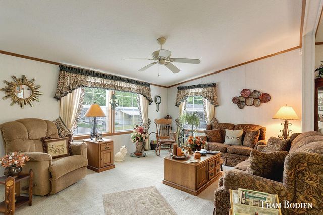 5547 Seagull Drive, Belmont, MI 49306