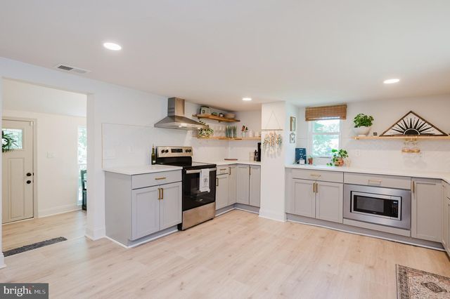 3248 CHARLES ST, Fallston, MD 21047