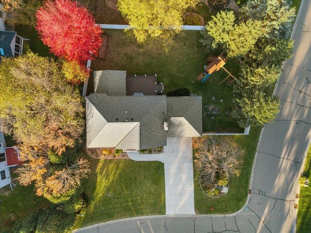 9130 Hidden Meadow Road, Woodbury, MN 55125