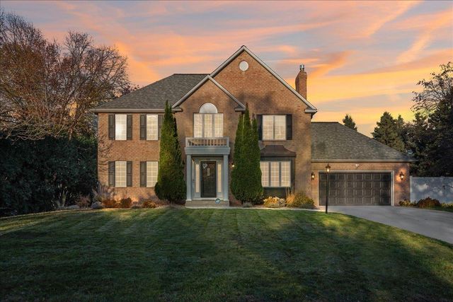 9130 Hidden Meadow Road, Woodbury, MN 55125