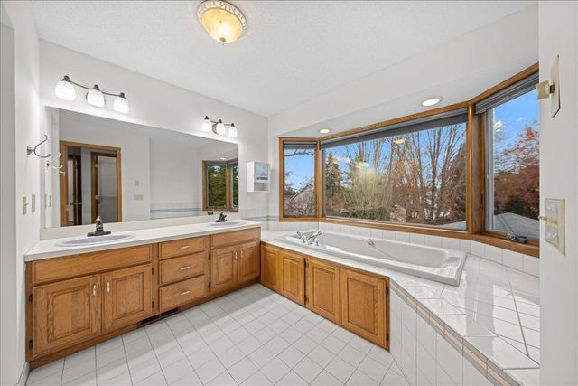 9130 Hidden Meadow Road, Woodbury, MN 55125