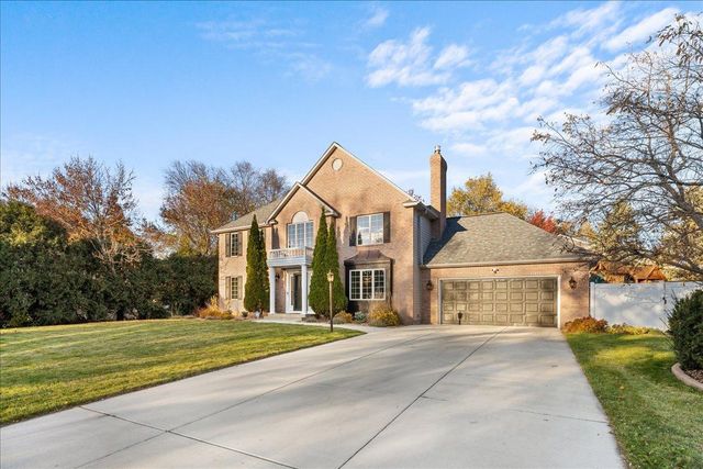 9130 Hidden Meadow Road, Woodbury, MN 55125