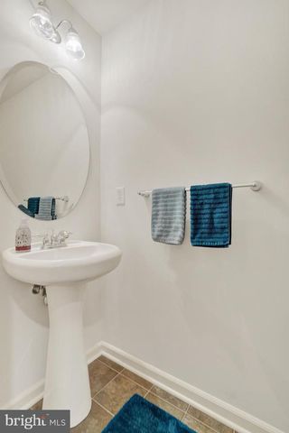 2764 SEABISCUIT ST, York, PA 17402