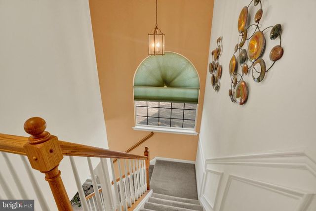 2764 SEABISCUIT ST, York, PA 17402