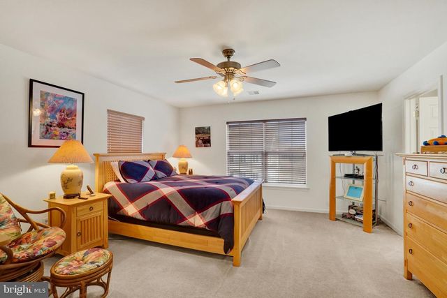 2764 SEABISCUIT ST, York, PA 17402