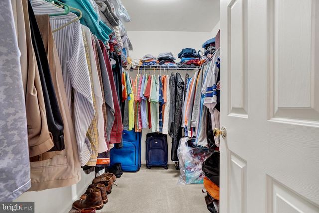 2764 SEABISCUIT ST, York, PA 17402