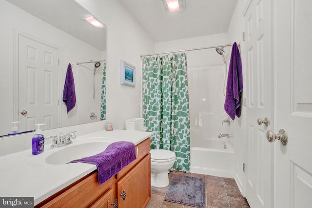 2764 SEABISCUIT ST, York, PA 17402