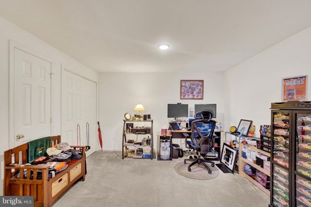 2764 SEABISCUIT ST, York, PA 17402