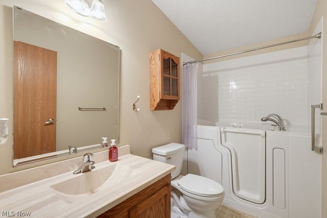 3295 Waterside Drive, Akron, OH 44319