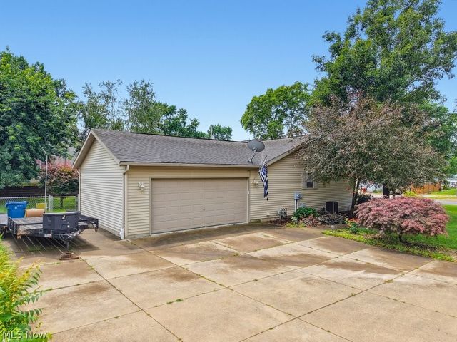 3295 Waterside Drive, Akron, OH 44319