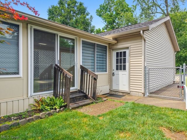 3295 Waterside Drive, Akron, OH 44319