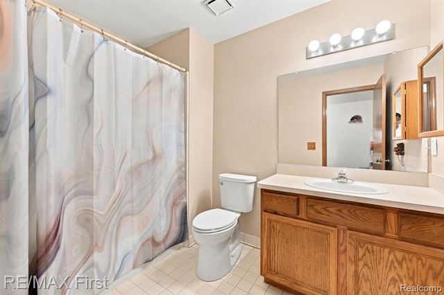 52669 Creekside Drive, Chesterfield, MI 48047