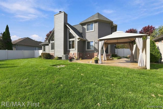 52669 Creekside Drive, Chesterfield, MI 48047