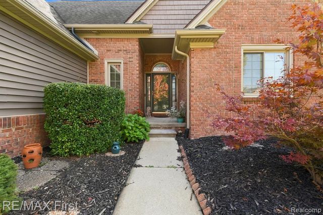 52669 Creekside Drive, Chesterfield, MI 48047
