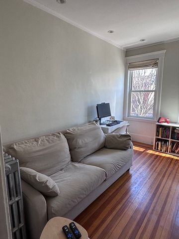 64 Chestnut Street 2, Boston, MA 02129