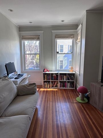 64 Chestnut Street 2, Boston, MA 02129