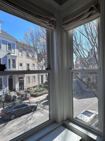 64 Chestnut Street 2, Boston, MA 02129