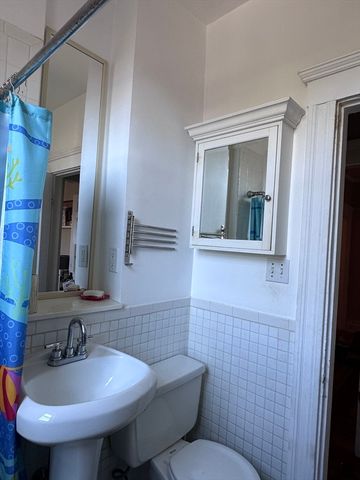 64 Chestnut Street 2, Boston, MA 02129