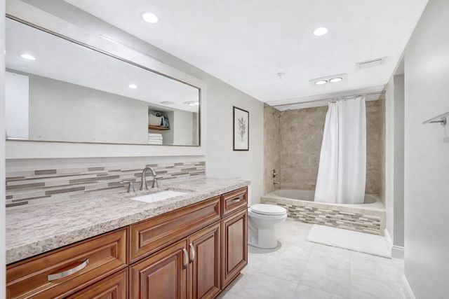 5260 NW 2nd Avenue 307, Boca Raton, FL 33487
