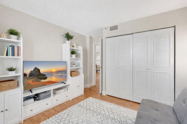 5260 NW 2nd Avenue 307, Boca Raton, FL 33487